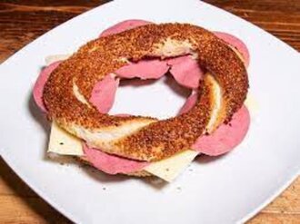 Salamlı Simit Tost görseli