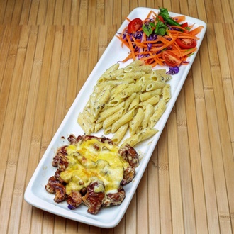 Cheddar Soslu Tavuk görseli