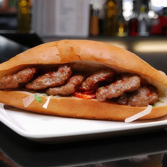 Yarım Ekmek Arası Izgara Köfte görseli