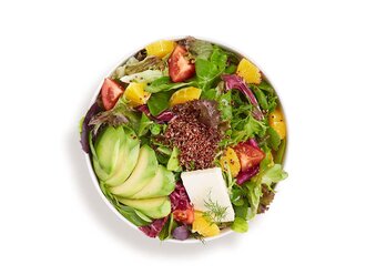 Avokadolu Kinoalı Salata görseli