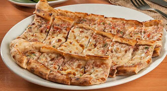 Kuşbaşılı Kaşarlı Pide görseli