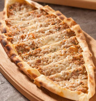 Kıymalı Kaşarlı Pide görseli