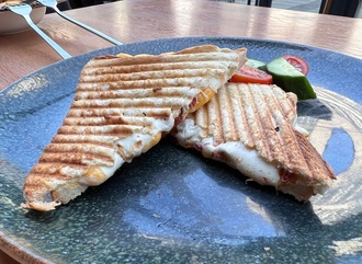 3 Peynirli Tost görseli