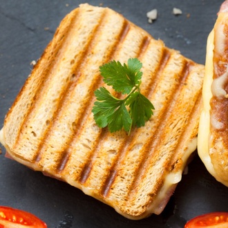 Kaşarlı Tost Tabağı görseli