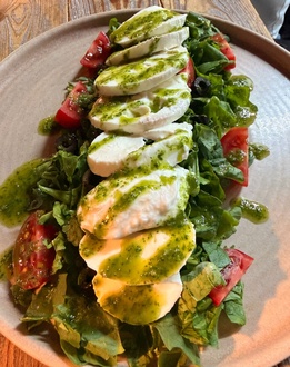 Mozzarella Caprese görseli