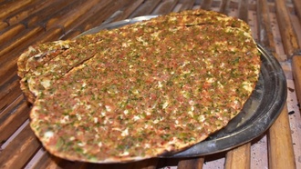 Lahmacun görseli