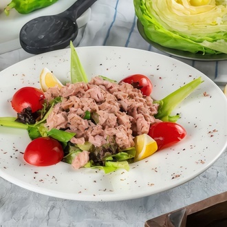 Ton Balıklı Mevsim Salata görseli