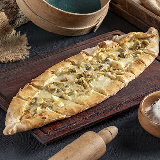 Mantarlı Kaşarlı Pide görseli
