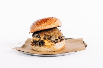 3 Mushroom Burger görseli