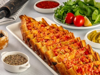 Tavuklu Pide görseli