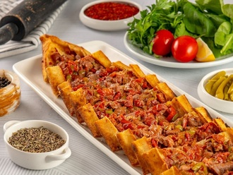 Kuşbaşılı Pide görseli