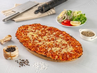 Kaşarlı Lahmacun görseli