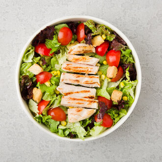 Izgara Tavuklu Salata görseli