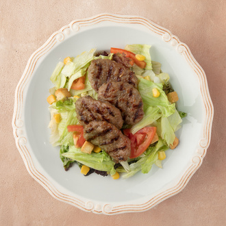 Izgara Köfteli Salata görseli
