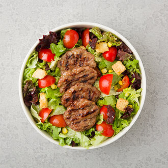 Izgara Köfteli Salata görseli