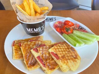 Kaşarlı Sucuklu Bazlama Tost görseli