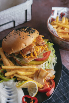 Combo Tavuk Döner Burger görseli
