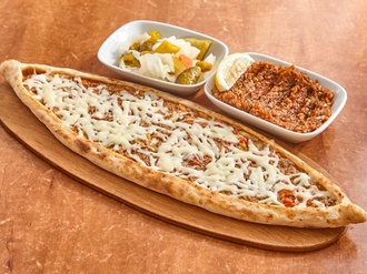 Kıymalı Kaşarlı Pide görseli