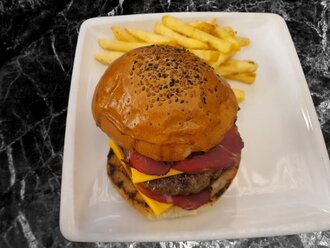 Akbıyık Kuru Etli Burger görseli