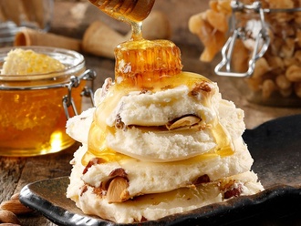 Bal Badem Dondurma (1 Kg) görseli