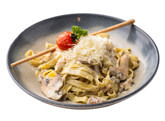 Tavuklu Mantarlı Fettucine görseli