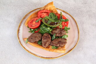 Yarım Ekmek Arası Izgara Köfte görseli