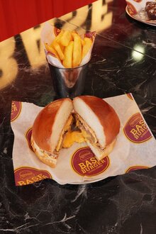 Double Cheddar Burger görseli