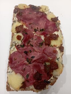 Chia Ekmek Pizza Etli görseli