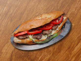 Tam Ekmek Arası Köfte görseli