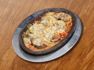 Kiremitte Kaşarlı Köfte görseli