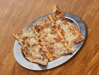 Kıymalı Kaşarlı Pide görseli