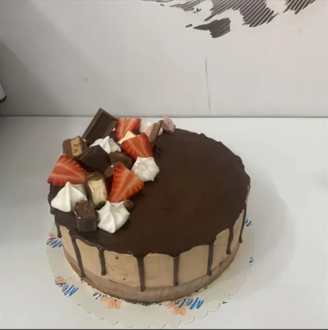 İki Çikolatalı Mousse Pasta (6-8 Kişilik) görseli