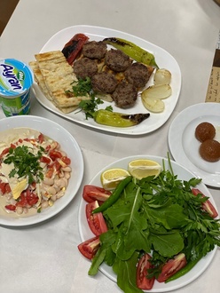 Izgara Köfte Az Piyaz Menü görseli
