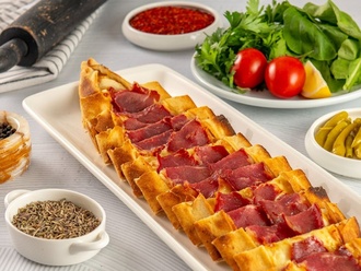 Pastırmalı Kaşarlı Pide görseli