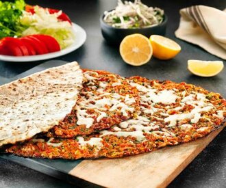 Kaşarlı Lahmacun görseli