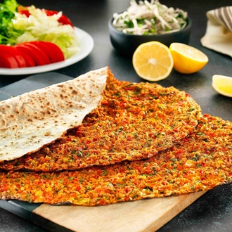 Kaşarlı Lahmacun görseli