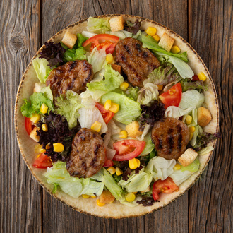 Izgara Köfteli Salata görseli