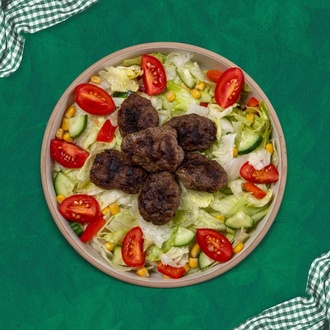 Köfteli Salata görseli