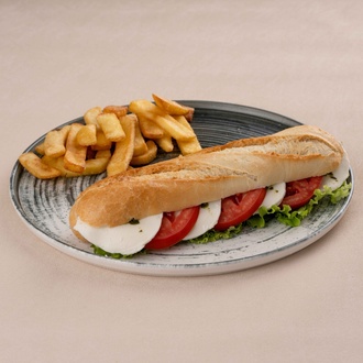 Mozzarella Peynirli Sandviç görseli