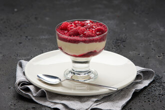 Frambuaz Kaşık Pasta görseli