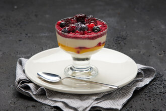 Orman Meyveli Kaşık Pasta görseli