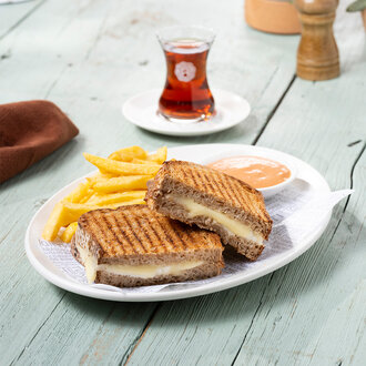 Alaçatı Kaşarlı Tost görseli