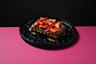 Sütlü Çikolatalı Çilekli Waffle görseli