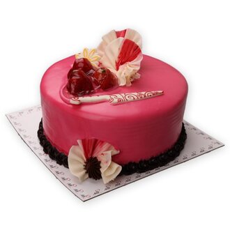 Çikolatalı Çilekli Pasta (6 Kişilik) görseli