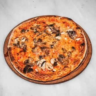Üç Mantarlı Pizza görseli