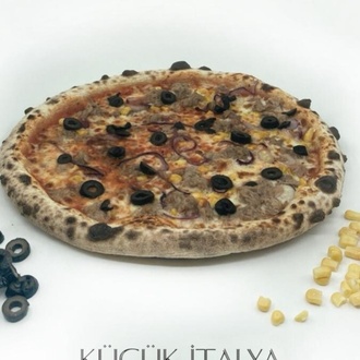 Ton Balıklı Pizza görseli