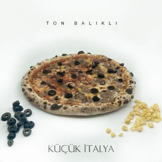Ton Balıklı Pizza görseli