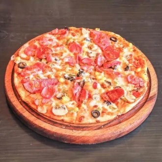 Pastırmalı Humuslu Pizza görseli