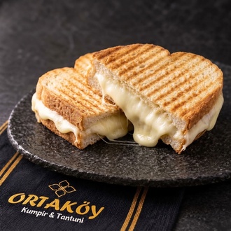 Ayvalık Ekmeğine Çift Kaşarlı Tost görseli