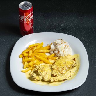 Café De Paris Soslu Tavuk Şnitzel Menü görseli